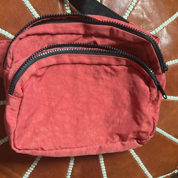 BAGGU ☁️ | Baked Apple Fanny Pack (OG release) - Picture 9 of 10